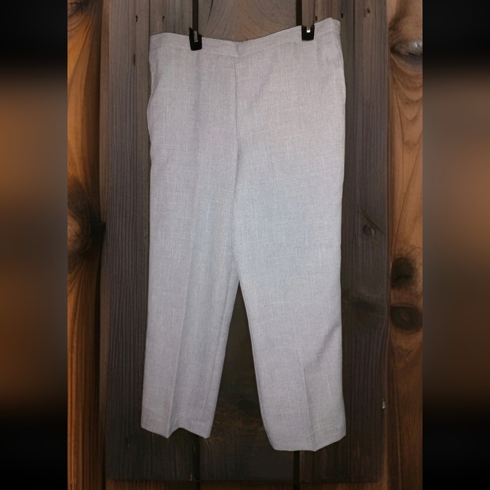 Alfred Dunner Proportioned Short Pants Size 16 NWT Gray Elastic Waist Travel